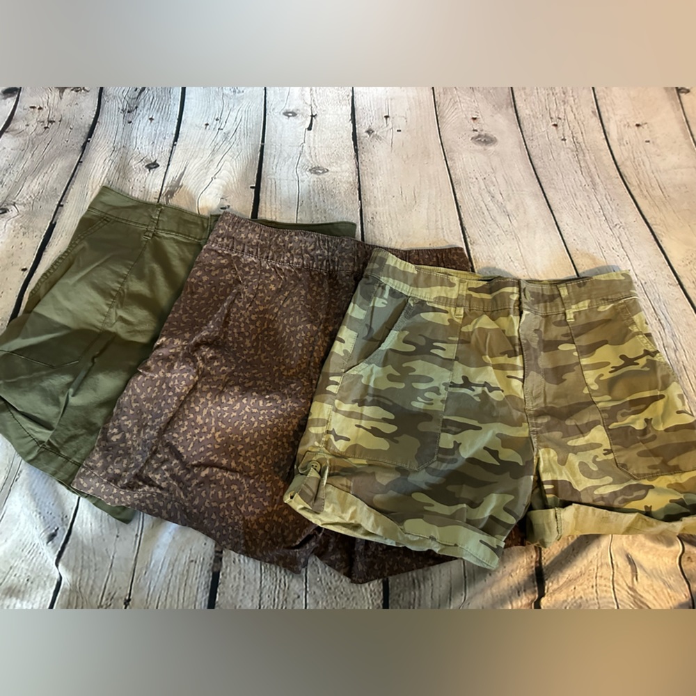 Social standard shorts